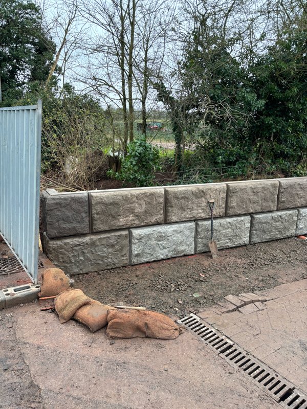 Vee Rock Walling — Elite Precast Concrete