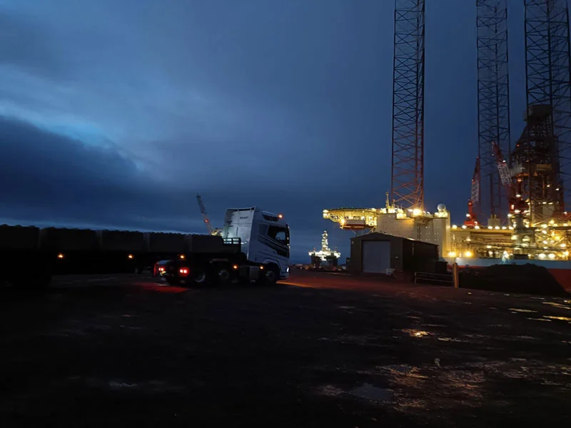 Legato® Blocks Installed to Hold Decommissioned Oil Rigs for Demolishing