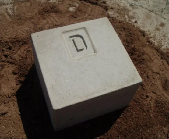 Indicator posts & marker blocks
